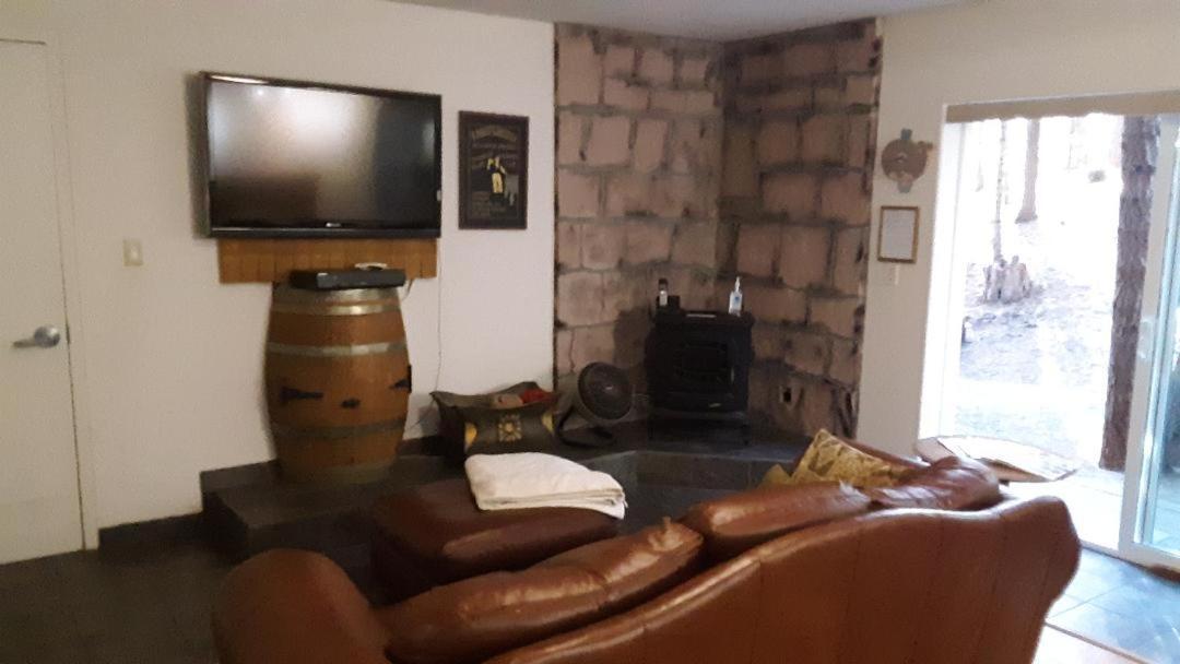Winterfell Inn - No Xtra Fees, Dogs Ok, King & Queen Suites 阿诺德 外观 照片